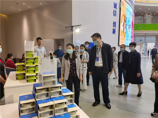 新理念、新時尚、新方式、新感受——德宇集團(tuán)舉行2022得雨活茶新品發(fā)布推廣會